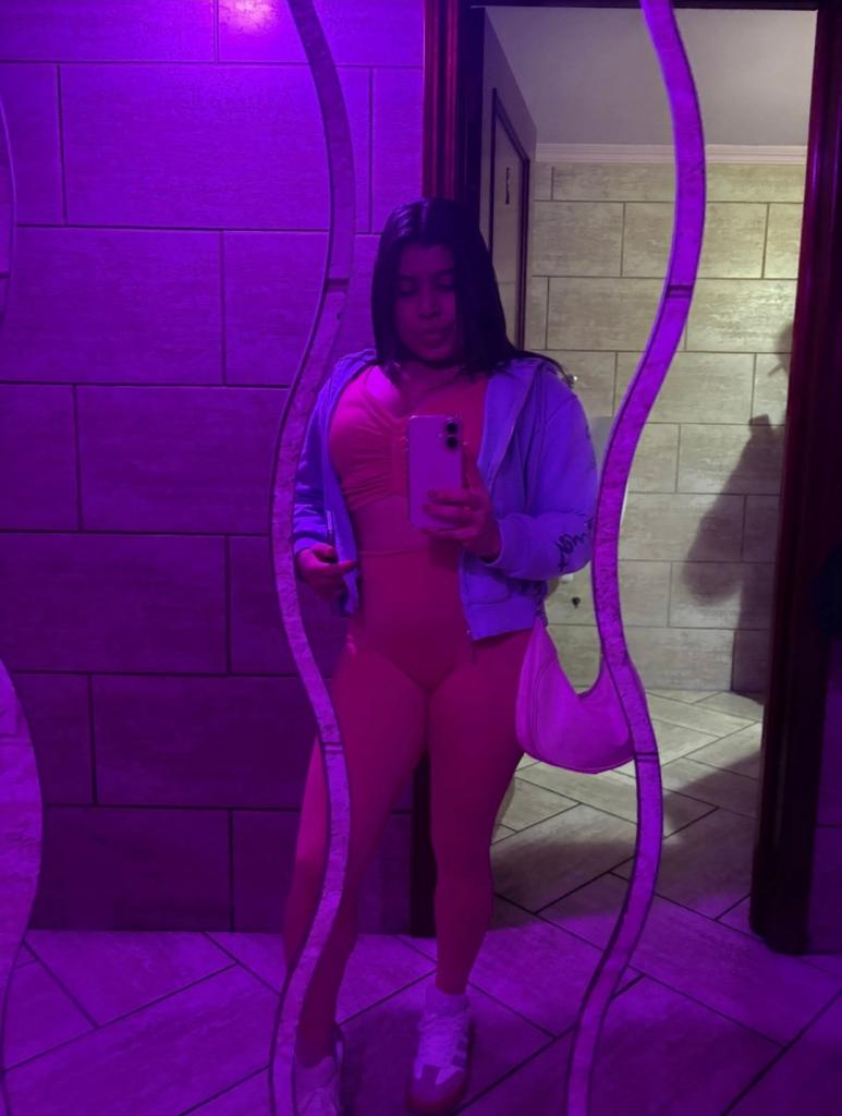 Chica busca chico en Tenerife: 