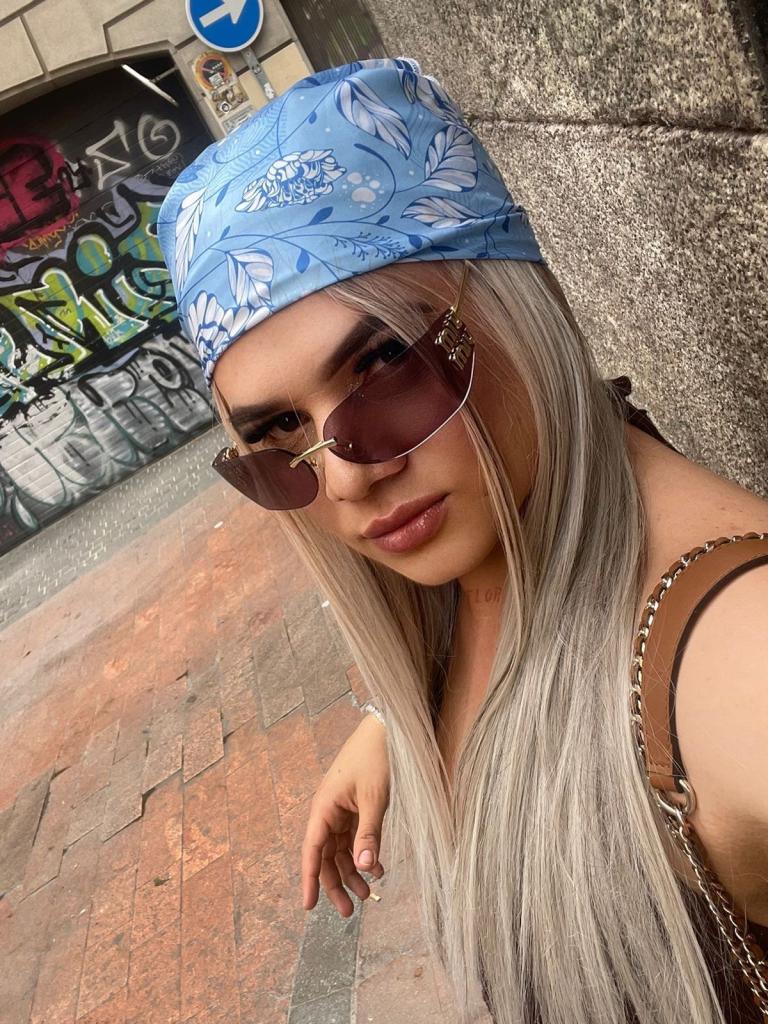 665486982: Transexual en León