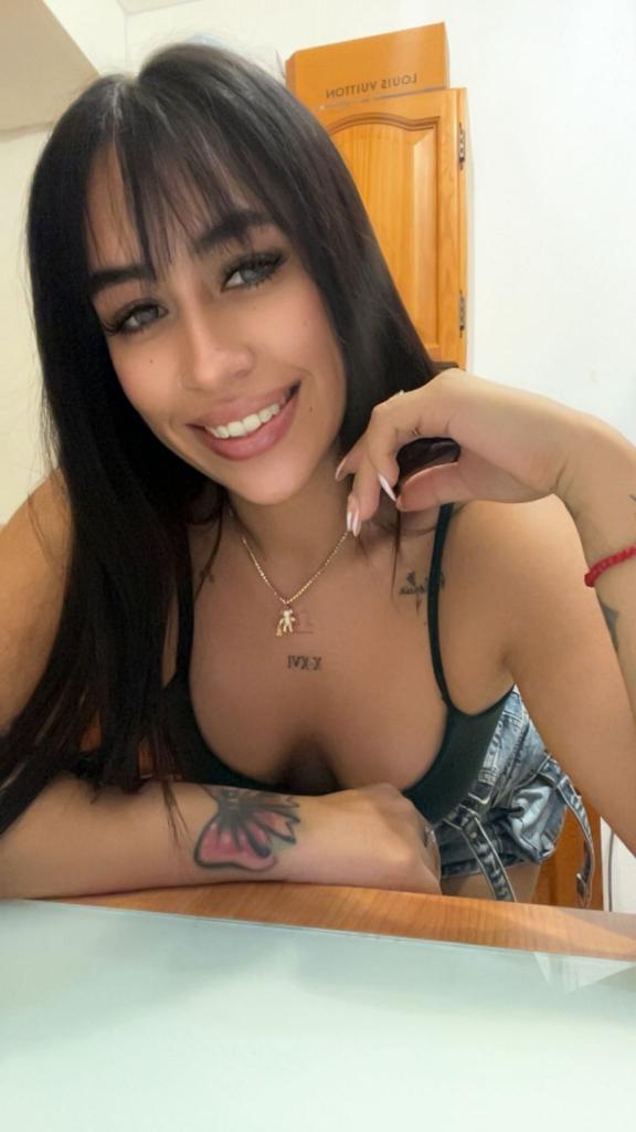Chica busca chico en Alicante: Chica busca chico