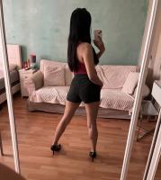 607440948: Chica busca chico en Madrid
