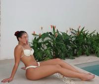 661121893: Chica busca chico en Sevilla