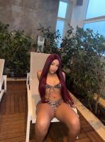 647721233: Chica busca chico en Madrid
