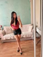 607440948: Chica busca chico en Madrid
