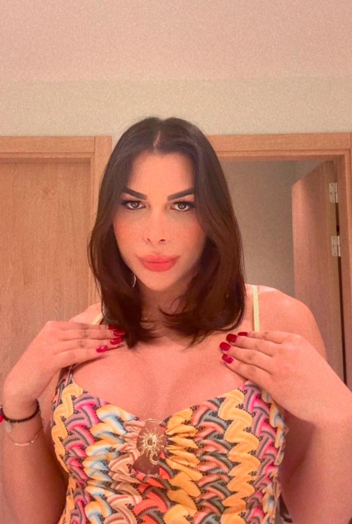 631981570: Transexual en Sevilla