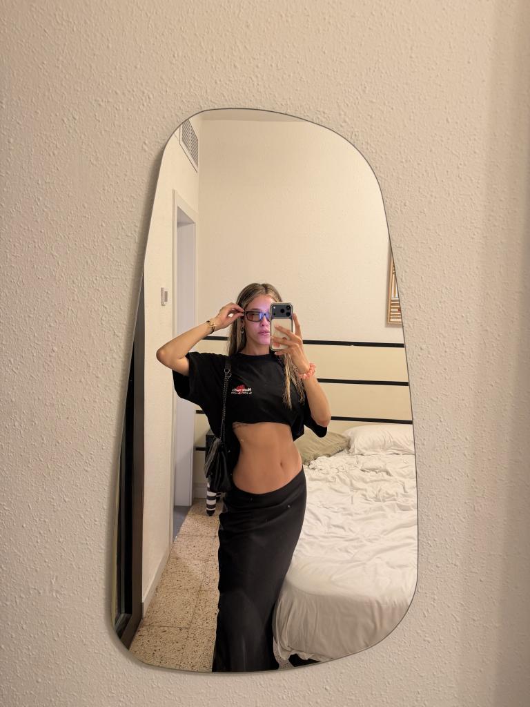667048001: Chica busca chico en Alicante