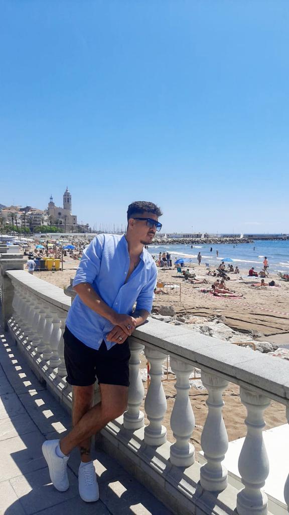 612412527: Chico busca chica en Barcelona