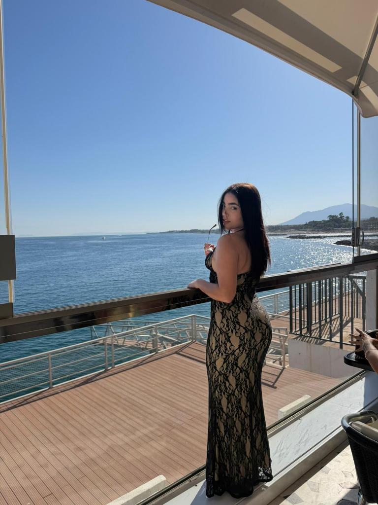 Chica busca chico en Ibiza: 