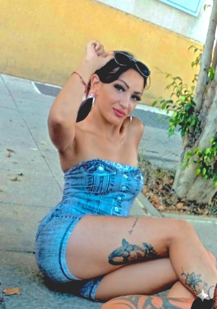 Chica busca chico en Almería: 