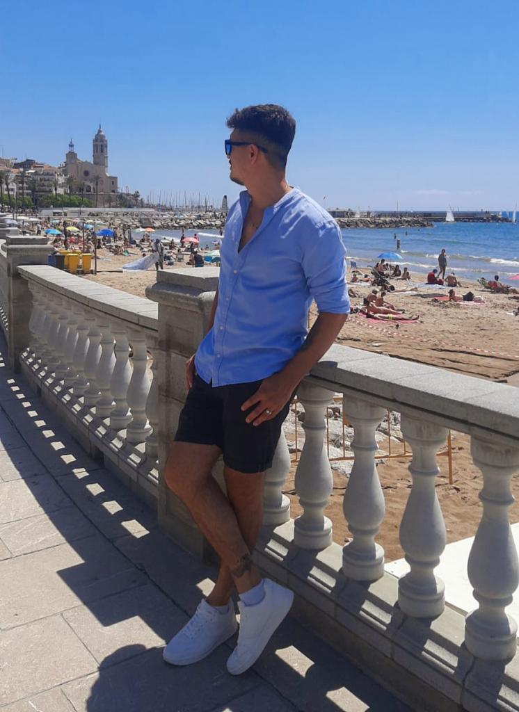 612412527: Chico busca chica en Barcelona