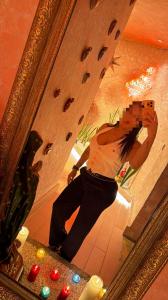 614800553: Chica busca chico en La Coruña