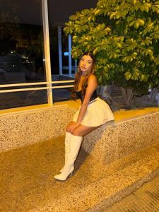 613217530: Chica busca chico en Madrid
