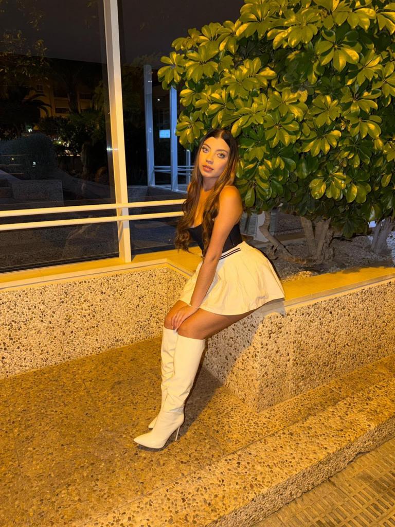 613217530: Chica busca chico en Madrid