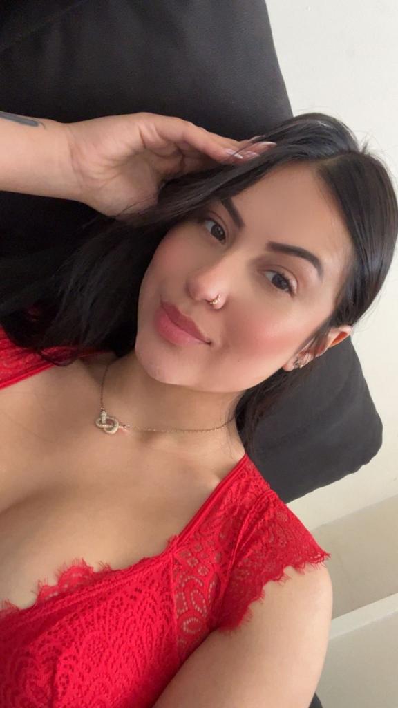 Chica busca chico en Alicante: Chica busca chico