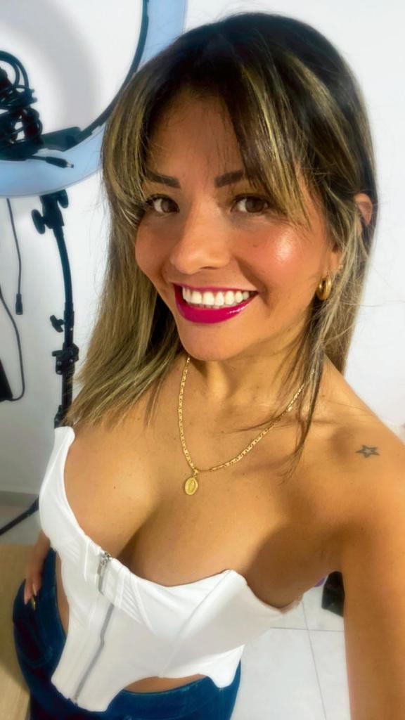 Chica busca chico en Ibiza: 