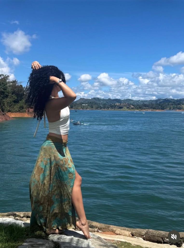 643351063: Chica busca chico en La Coruña