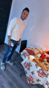 Chico busca chica en Gerona: 