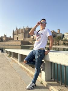 Chico busca chica en Mallorca: 