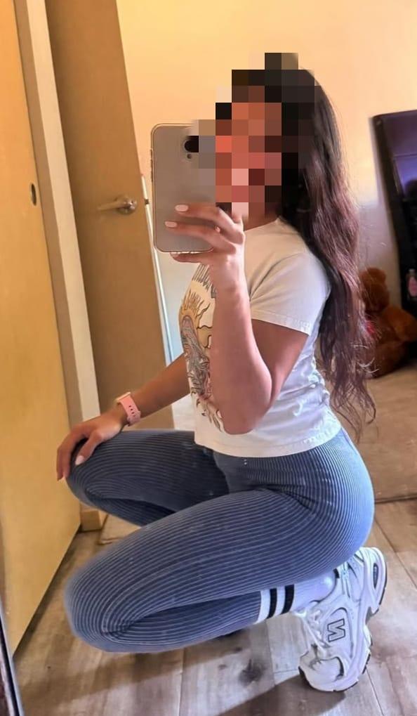 672838474: Chica busca chico en Sevilla
