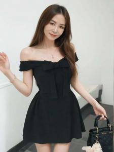 631643981: Chica busca chico en Barcelona