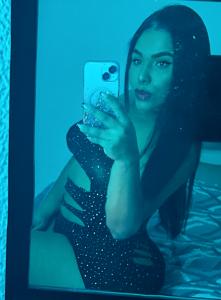 673438097: Chica busca chico en Madrid