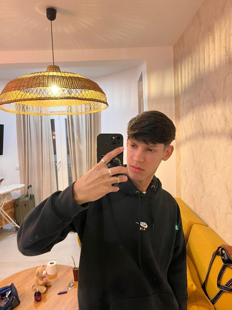 Chico busca chica en Málaga: 