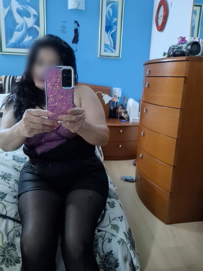 604375994: Chica busca chico en Madrid