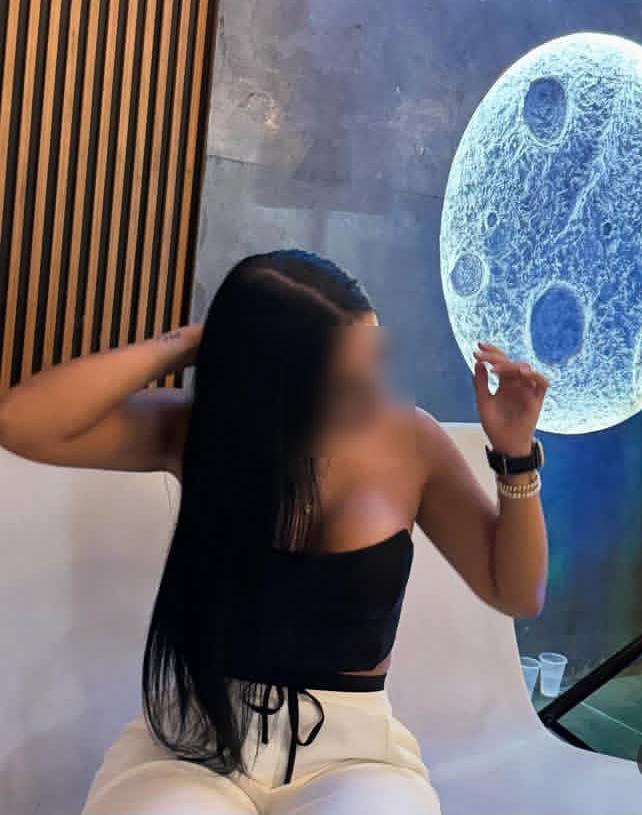 633413428: Chica busca chico en Navarra