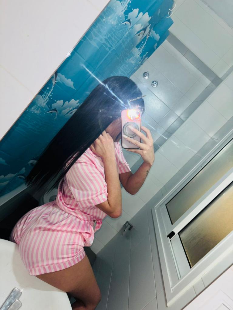 633304369: Chica busca chico en Granada