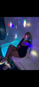 742021861: Chica busca chico en La Coruña