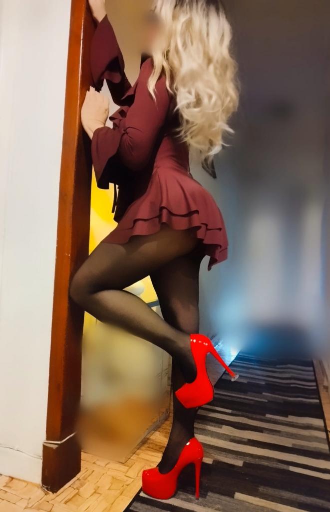 652039555: Chica busca chico en Madrid