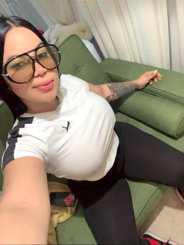 611333855: Chica busca chico en Sevilla