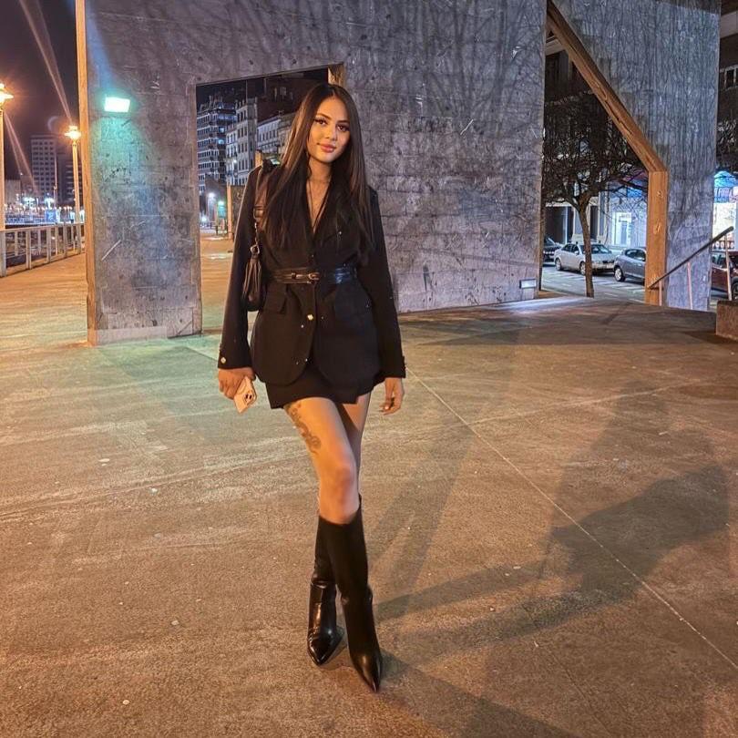 631728817: Chica busca chico en La Coruña