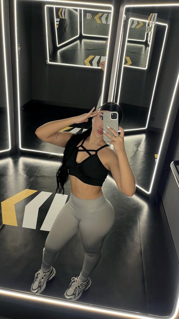 637245459: Chica busca chico en Málaga