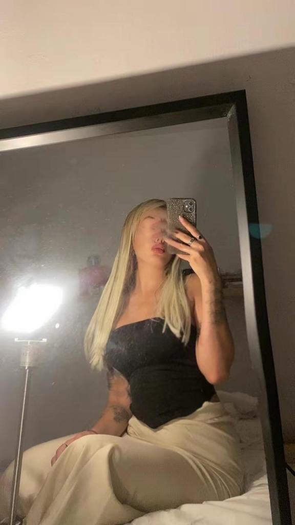 664238898: Chica busca chico en Mallorca