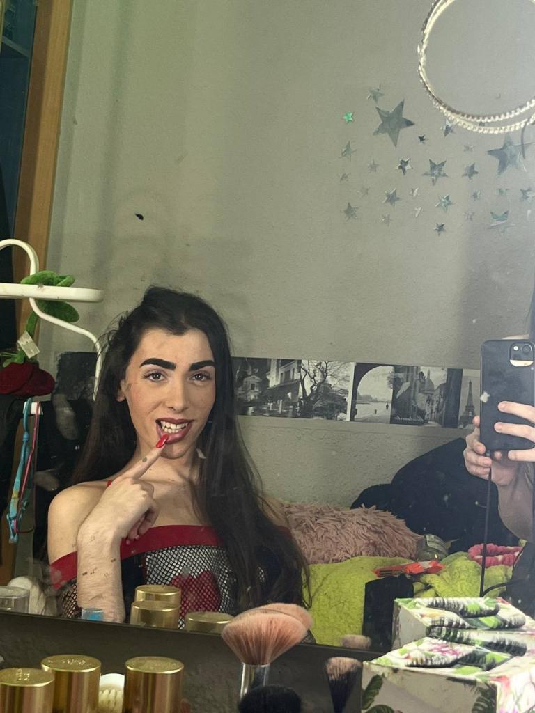 672089334: Travesti en Barcelona
