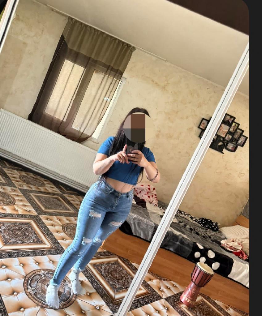 642367508: Chica busca chico en Barcelona