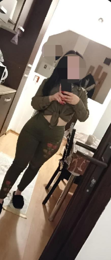642367508: Chica busca chico en Barcelona