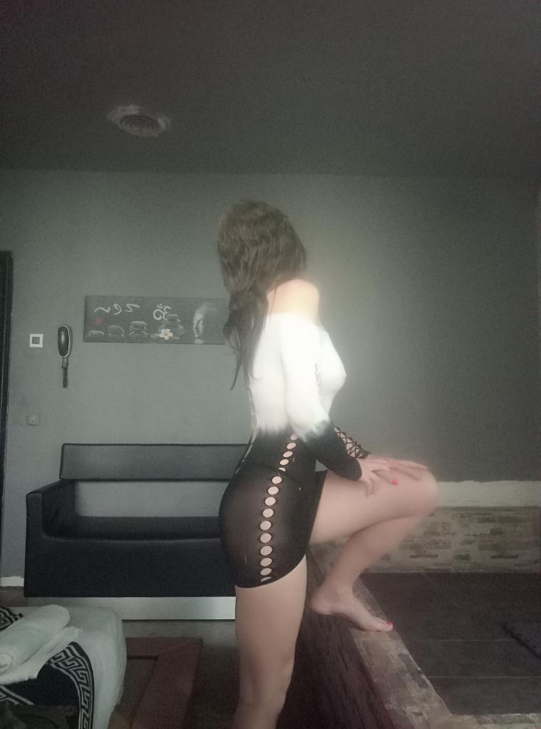 675968439: Chica busca chico en Madrid