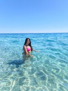 644296351: Chica busca chico en Valencia