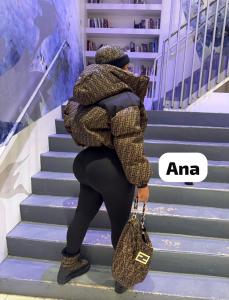 661520325: Chica busca chico en Sevilla
