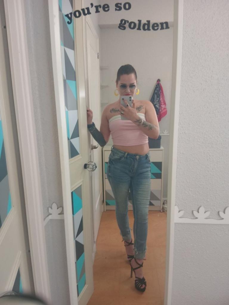 Chica busca chico en Almería: 