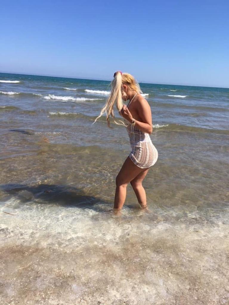 611220531: Chica busca chico en Barcelona