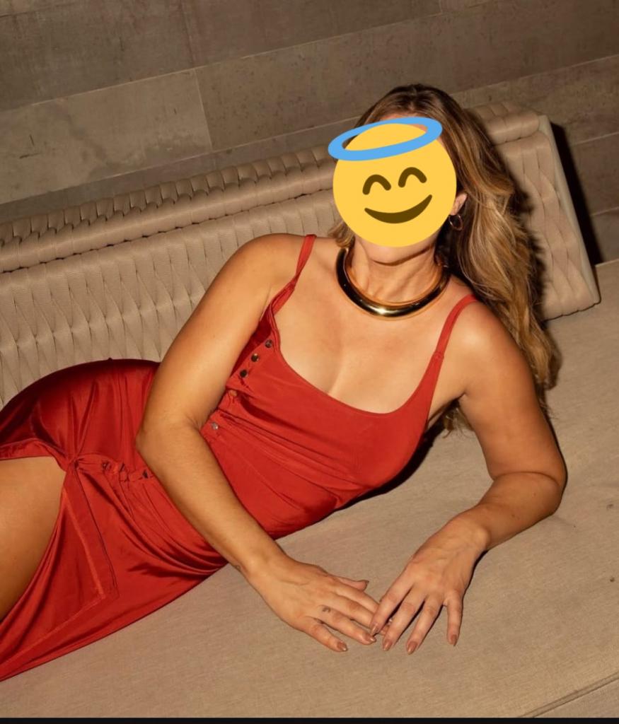 698816291: Chica busca chico en Barcelona