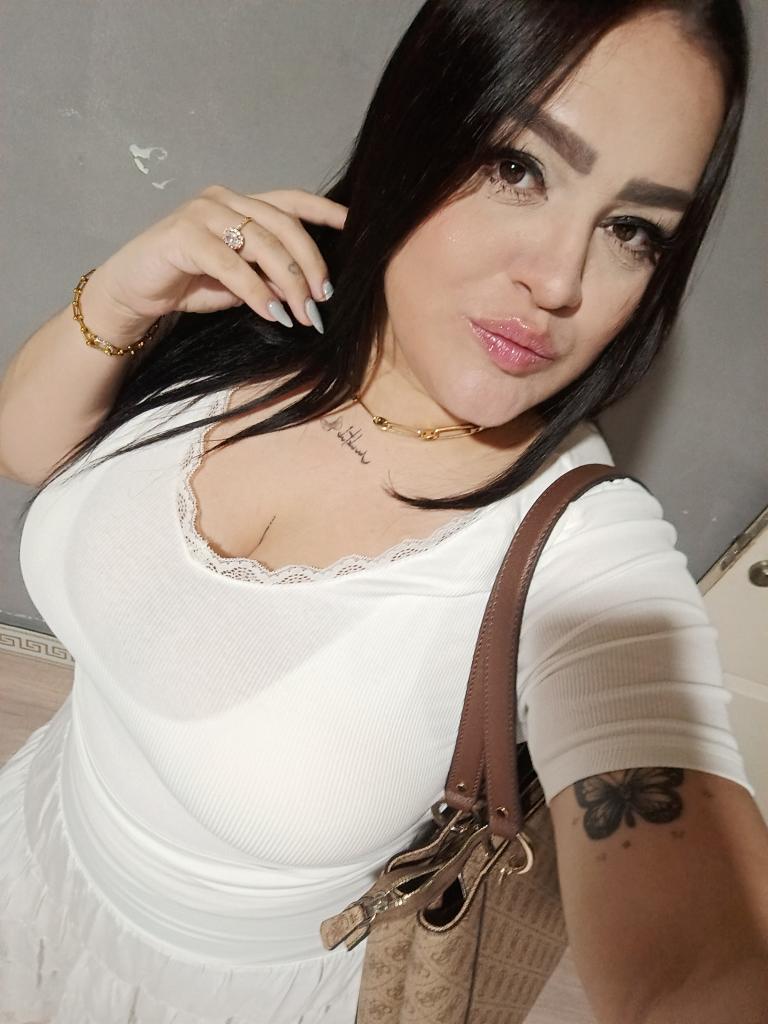 647245525: Chica busca chico en Mallorca