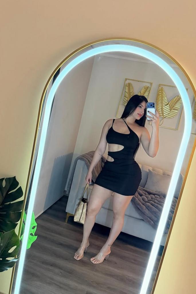 666348395: Chica busca chico en Barcelona