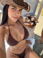 613479330: Chica busca chico en La Coruña