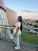 611395575: Chica busca chico en Gerona