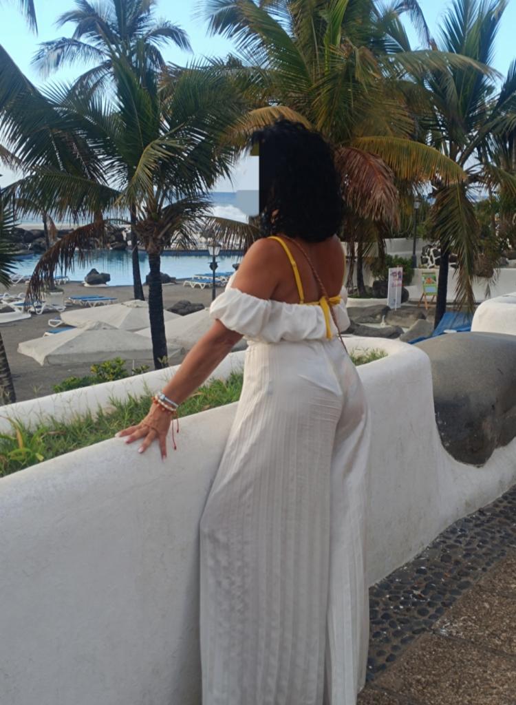 Chica busca chico en Tenerife: 