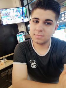 631341789: Chico busca chica en Lugo