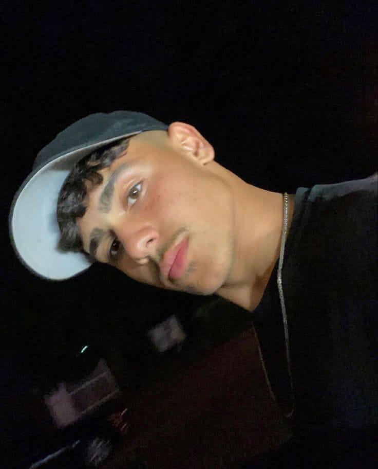 Chico busca chica en Cádiz: 